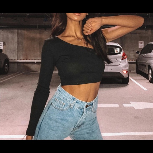 ISO : PRINCESS POLLY TOPS - Picture 6 of 6